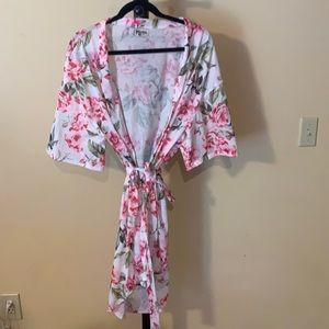 Show me your mumu floral robe